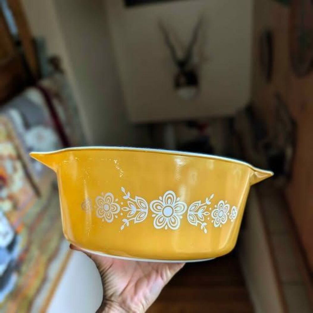 Vintage Gold Pyrex Butterfly Gold 475-B 2.5 qt Round Cinderella Casserole
